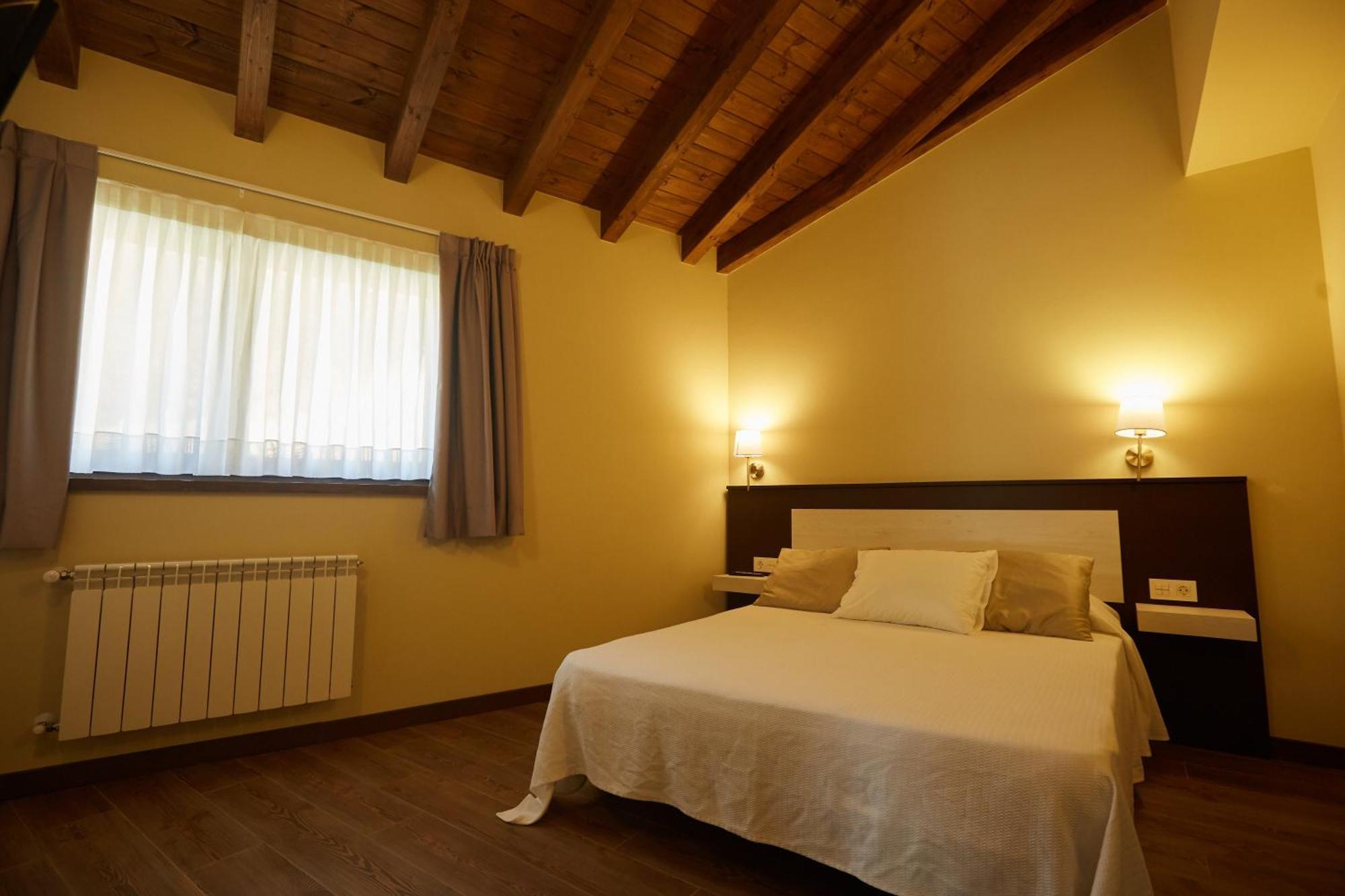 Apartamentos Rurales Casa La Piedra Collía Esterno foto