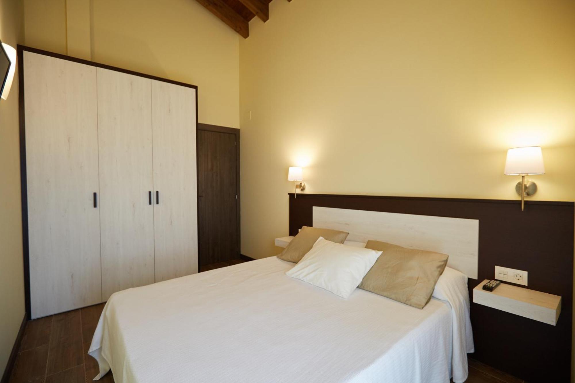 Apartamentos Rurales Casa La Piedra Collía Esterno foto