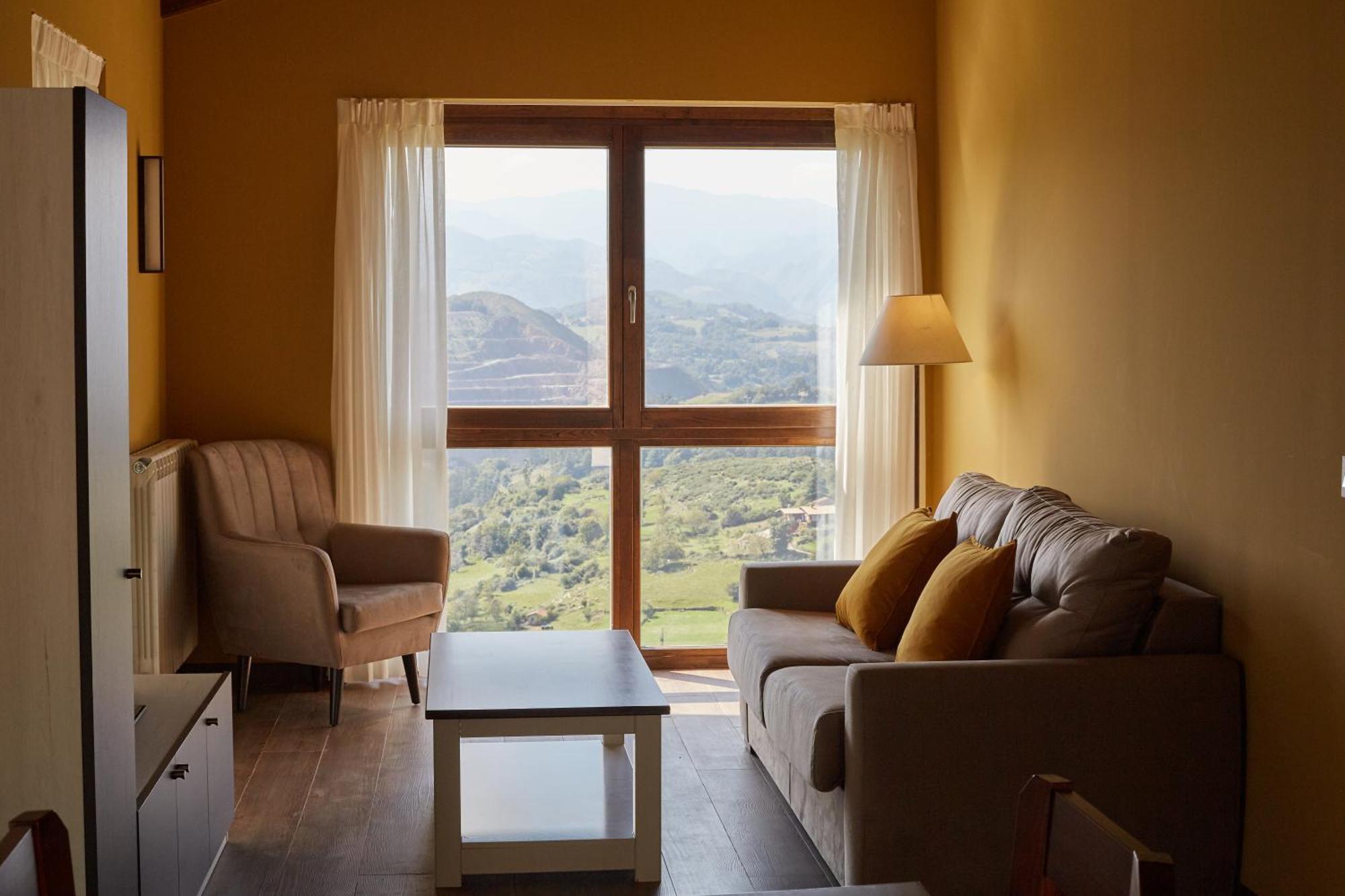 Apartamentos Rurales Casa La Piedra Collía Esterno foto