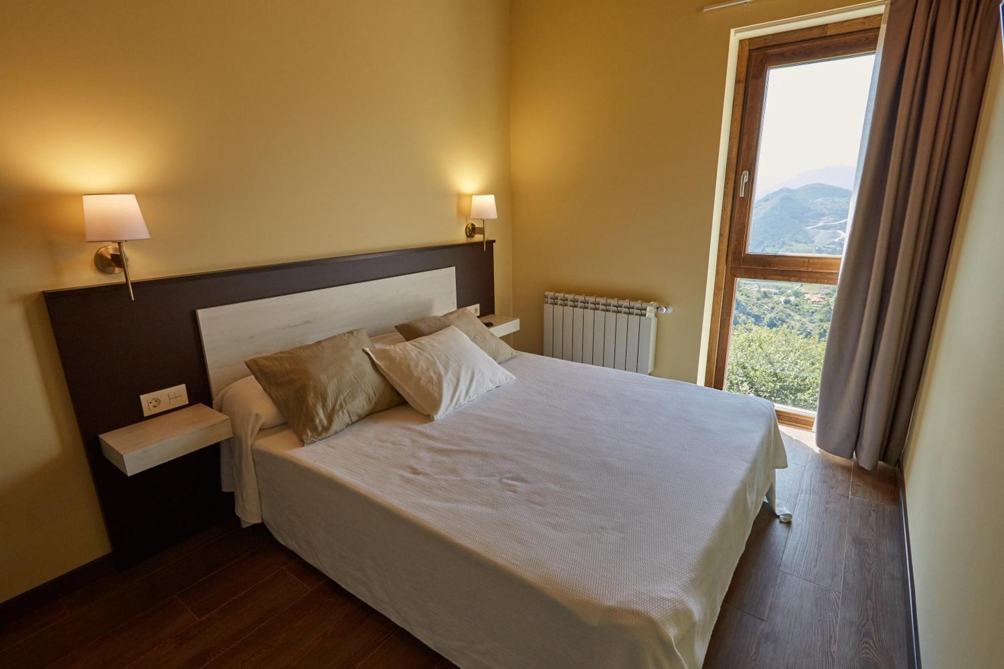 Apartamentos Rurales Casa La Piedra Collía Esterno foto