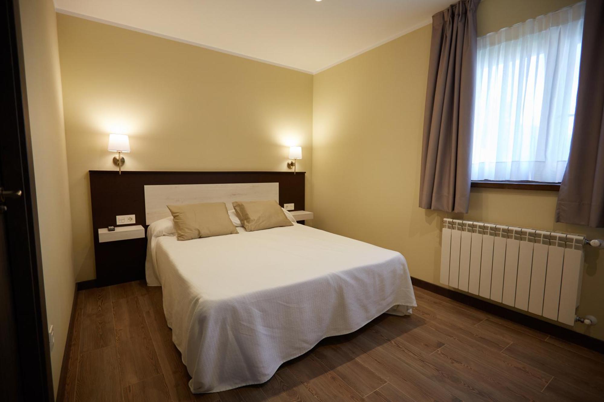 Apartamentos Rurales Casa La Piedra Collía Esterno foto